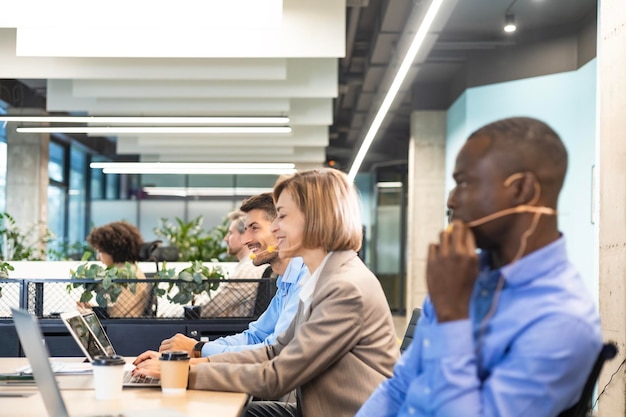 Офис и рабочая команда